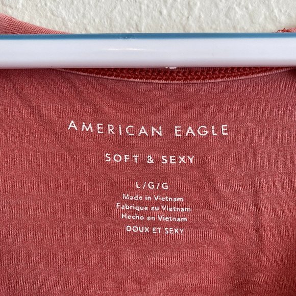 Coral American Eagle Soft and Sexy V Neck Top - Picture 4 of 7